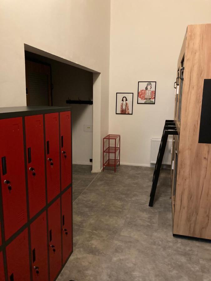 Capsule Hostel Zizkov Tower Praha Eksteriør bilde