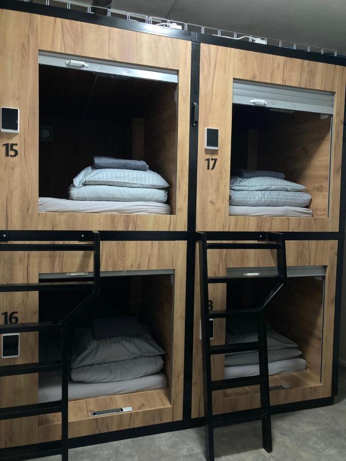 Capsule Hostel Zizkov Tower Praha Eksteriør bilde
